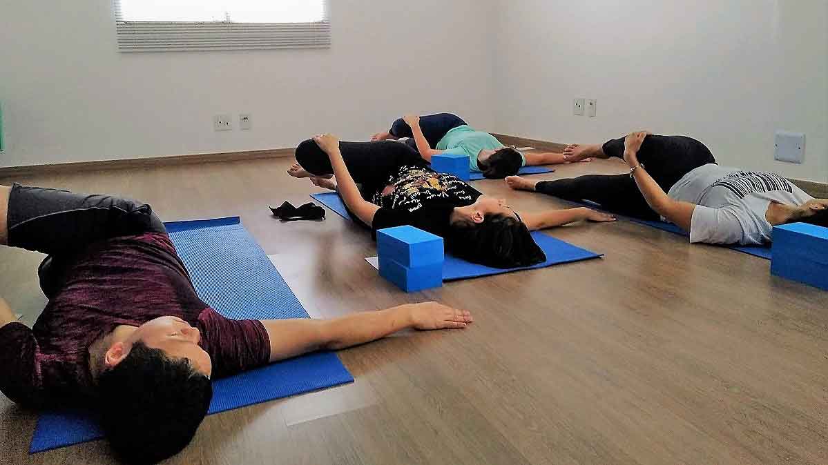  Música para Yoga Meditação 50 Faixas: Terapia de Cura Sons da  Natureza para Encontrar Sua Paz Interior, Alívio de Estresse, Exercícios de  Conscientização & Aula de Ioga : Música de Yoga